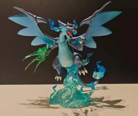 ** Pre-Owned ** Charizard Mega Figurine X